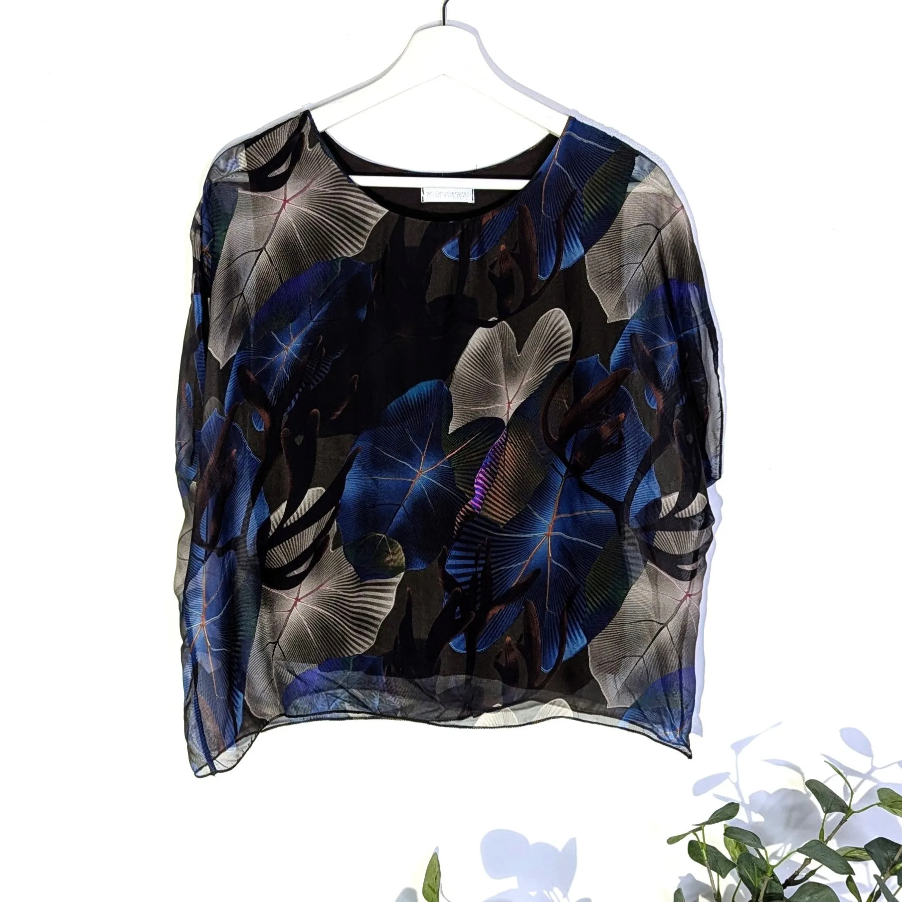Coral garden digital print silk blend boxy top with a slight sleeve