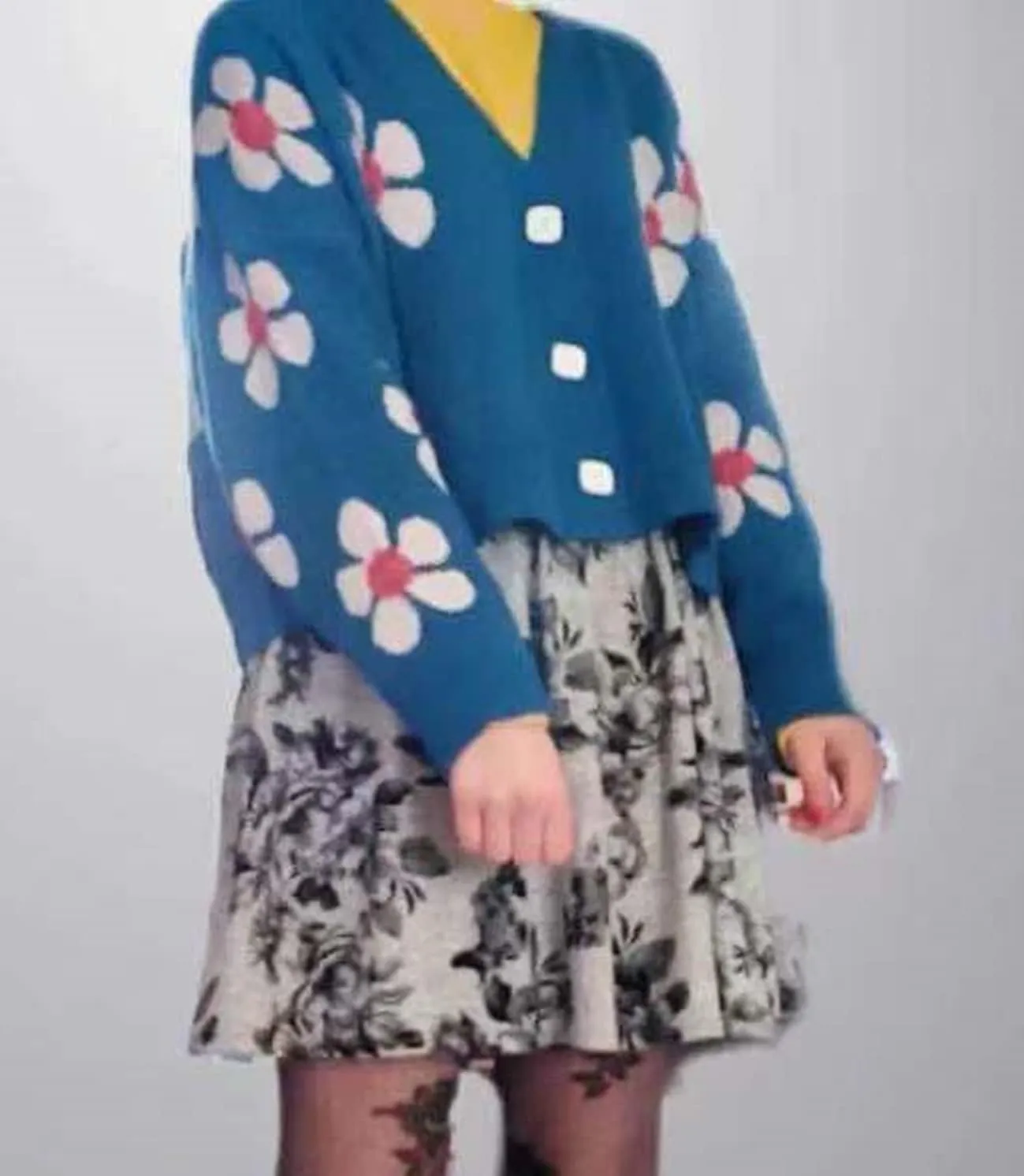 Hyipels Women's Long Sleeve Cardigan Sweater,Cute Y2K Top Knit Colorful Patterned V Neck Button Outwear S~XL
