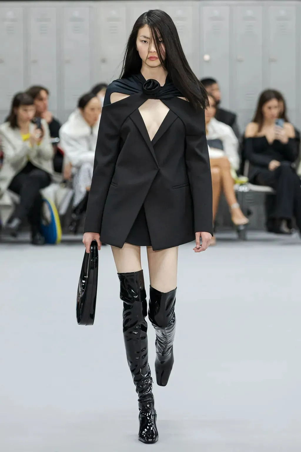 Twisted cut out tailoring long blazer