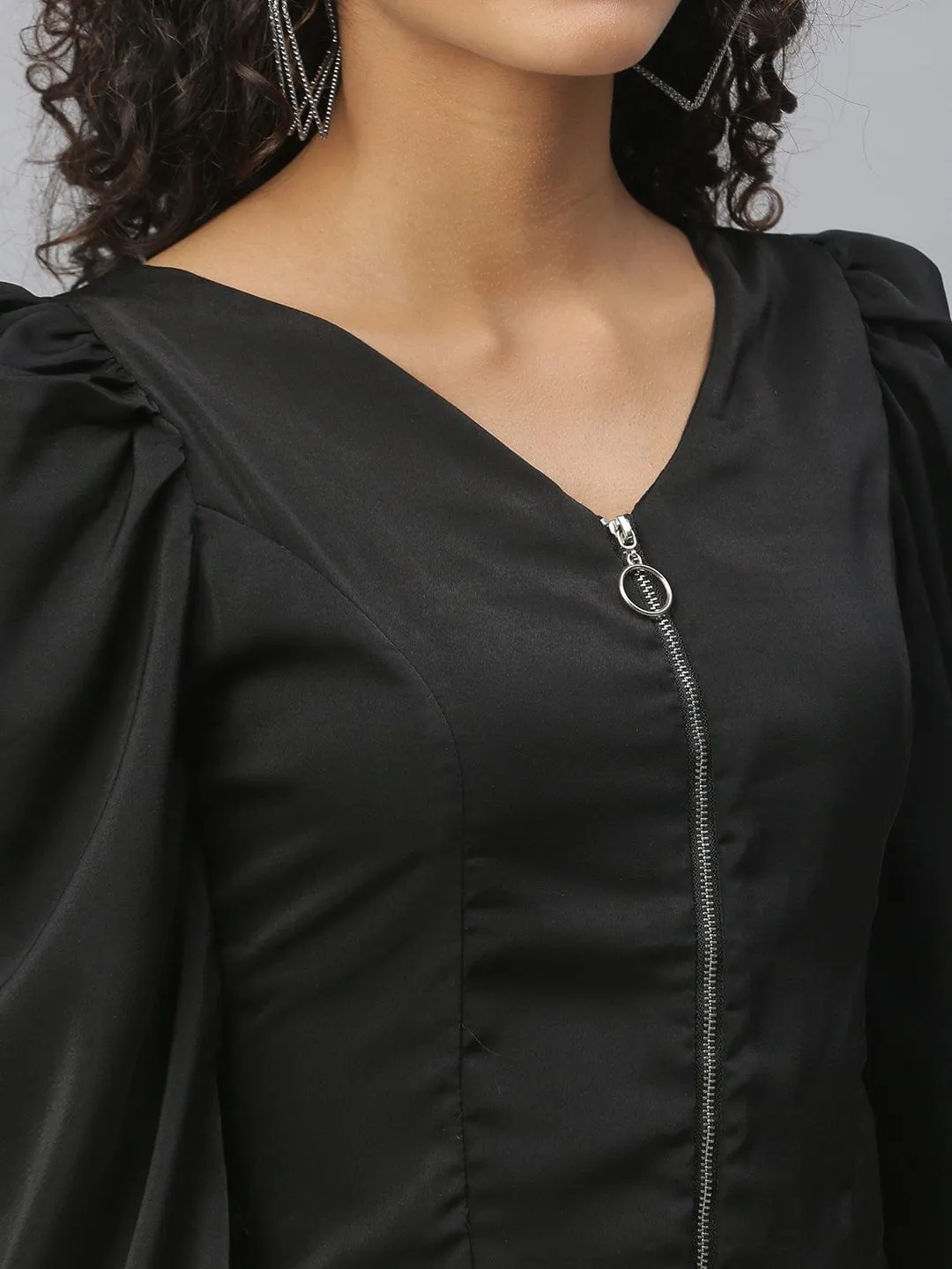 Women Black Solid Crop Top