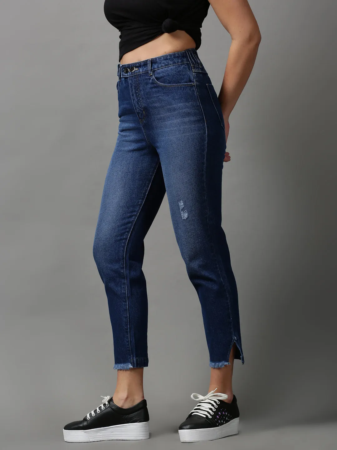 Women Blue Boyfriend Fit Mildly Distressed Light Fade Stretchable Jeans