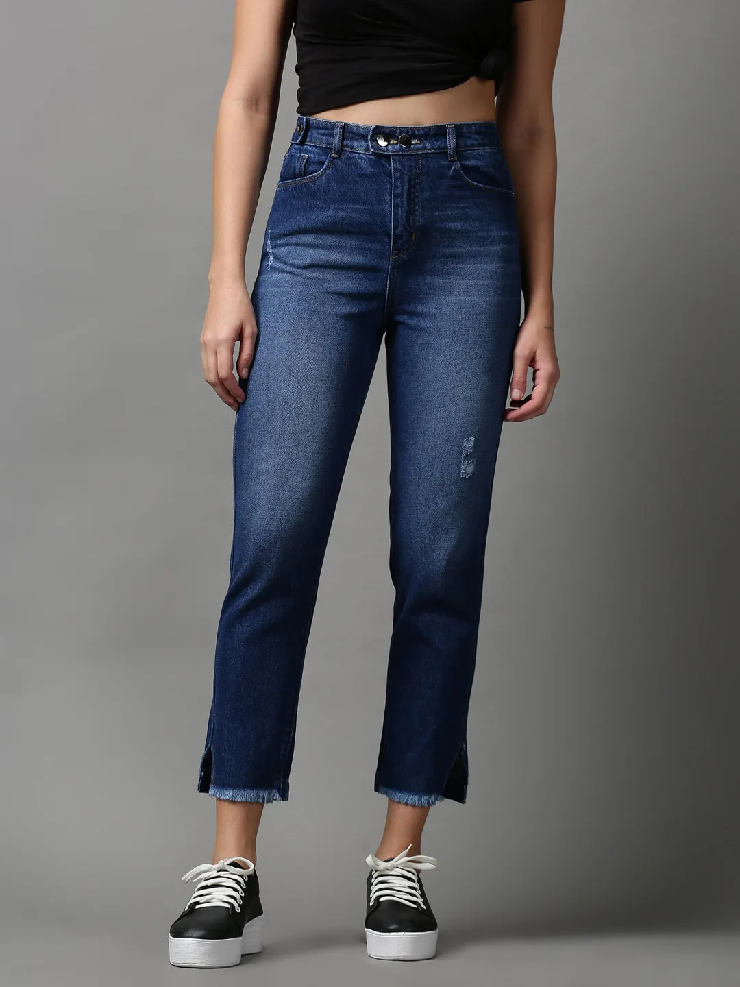Women Blue Boyfriend Fit Mildly Distressed Light Fade Stretchable Jeans