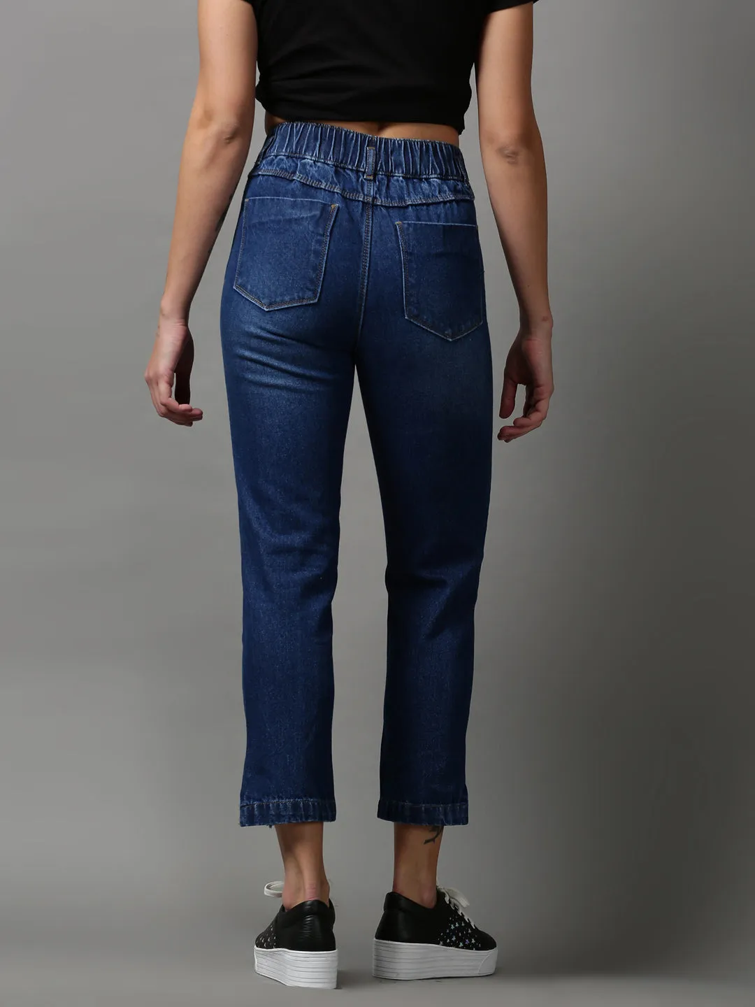Women Blue Boyfriend Fit Mildly Distressed Light Fade Stretchable Jeans